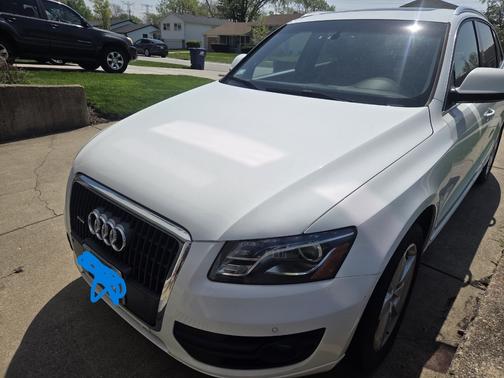 White 2012 Audi Q5 2.0T Premium Plus