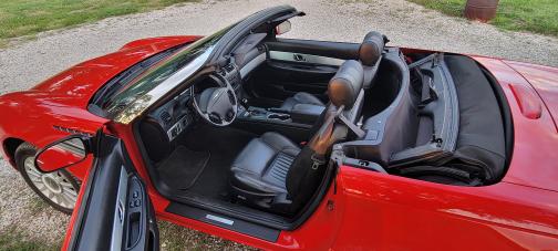 2004 Ford Thunderbird Premium