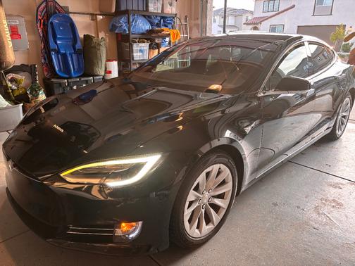 Black 2018 Tesla Model S 75D