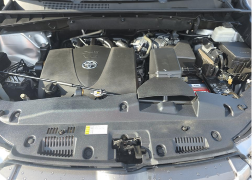 Silver 2019 Toyota Highlander XLE
