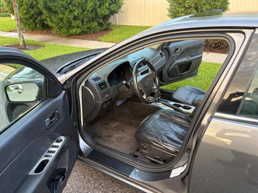 Gray 2010 Ford Fusion SEL