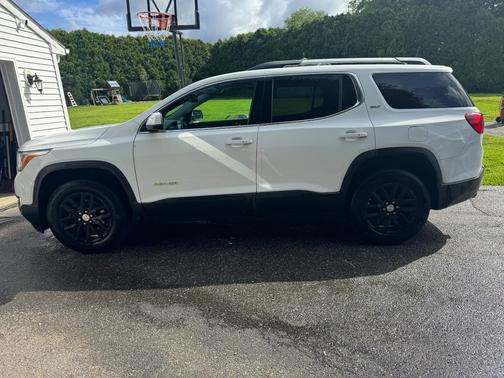 White 2018 GMC Acadia SLT-1