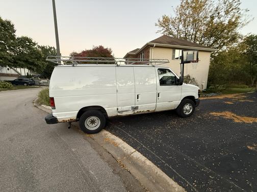 White 2013 Ford E250 Cargo