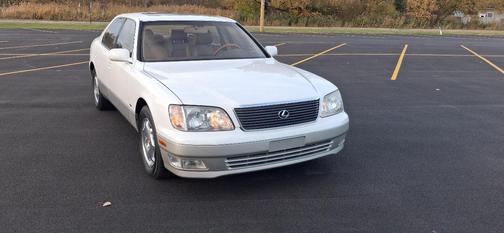 White 2000 Lexus LS 400 LS