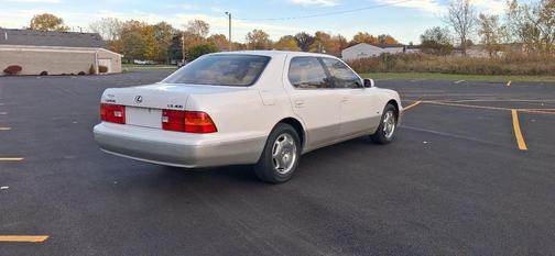 White 2000 Lexus LS 400 LS