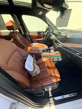 2025 BMW X7 M60i