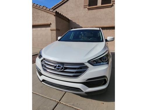 White 2017 Hyundai Santa Fe Sport 2.4L