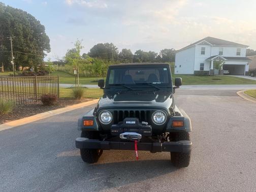 Green 2000 Jeep Wrangler SE