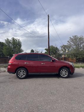 Red 2015 Nissan Pathfinder SV
