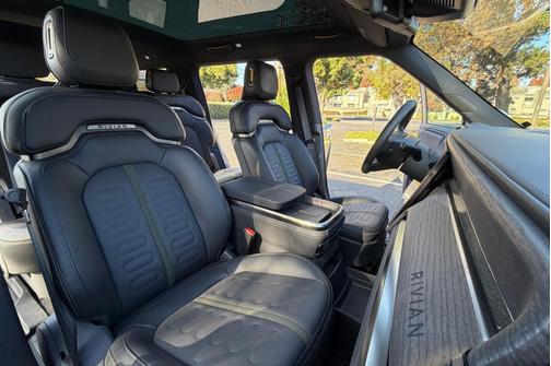 Gray 2026 Rivian R1S Dual-Motor Max Pack