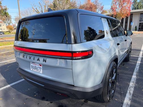 Gray 2026 Rivian R1S Dual-Motor Max Pack