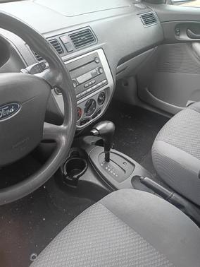 Gray 2005 Ford Focus ZX3 S