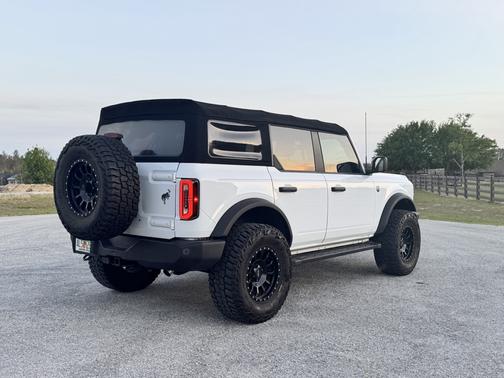 White 2022 Ford Bronco Big Bend