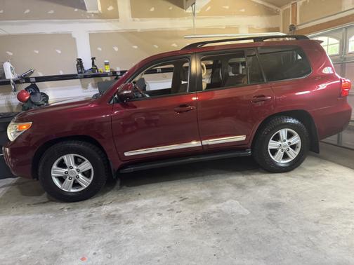 2013 Toyota Land Cruiser Base