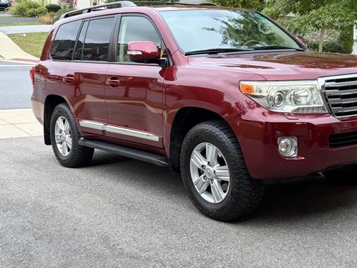 2013 Toyota Land Cruiser Base