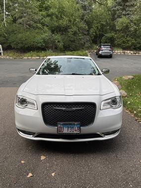 White 2015 Chrysler 300C Base