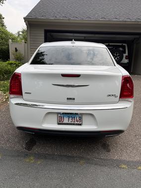 White 2015 Chrysler 300C Base