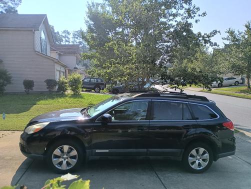 Black 2011 Subaru Outback 3.6 R Limited