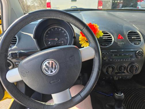 2006 Volkswagen New Beetle 2.5