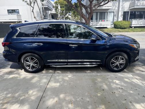 2017 INFINITI QX60 Base