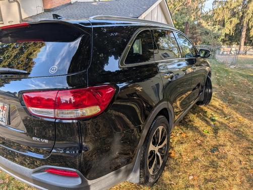 Black 2017 Kia Sorento EX
