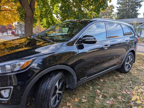 Black 2017 Kia Sorento EX