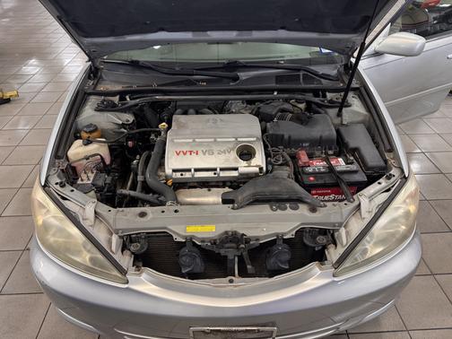 Silver 2003 Toyota Camry XLE