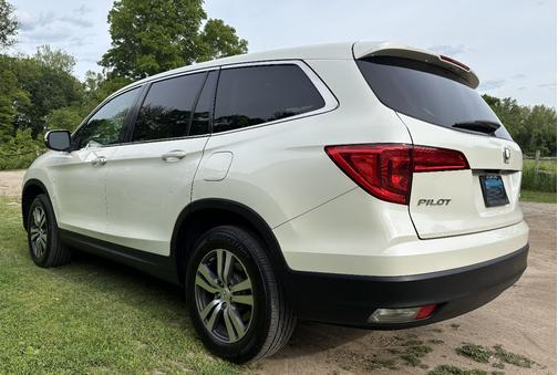 White 2017 Honda Pilot EX-L