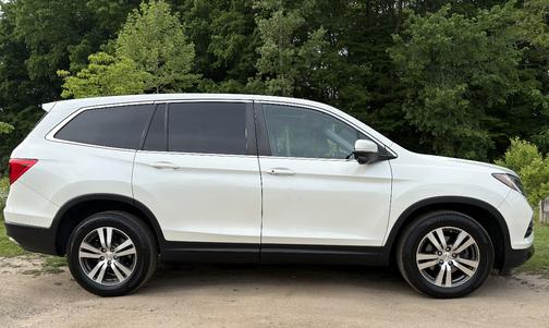 White 2017 Honda Pilot EX-L
