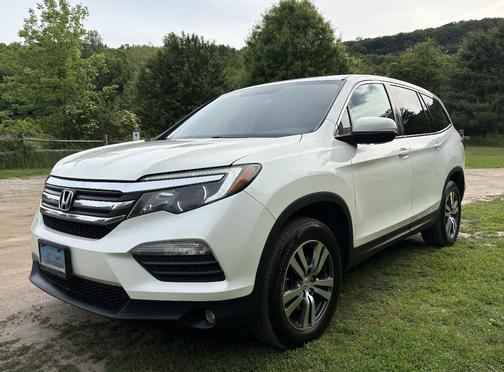 White 2017 Honda Pilot EX-L