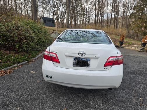 White 2009 Toyota Camry LE