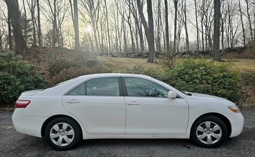 White 2009 Toyota Camry LE
