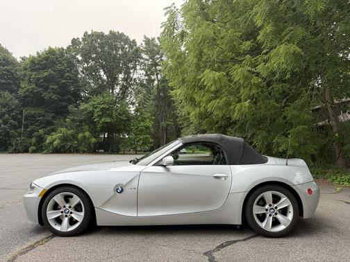 Silver 2007 BMW Z4 3.0i Roadster
