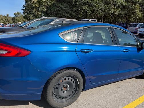 Blue 2017 Ford Fusion SE