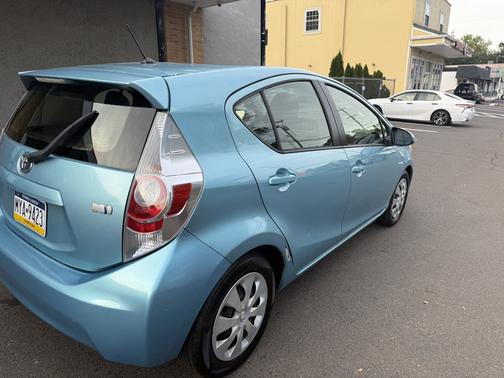 2013 Toyota Prius c Two