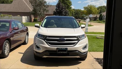 White 2018 Ford Edge Titanium