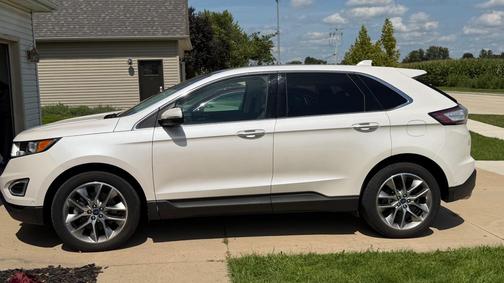 White 2018 Ford Edge Titanium