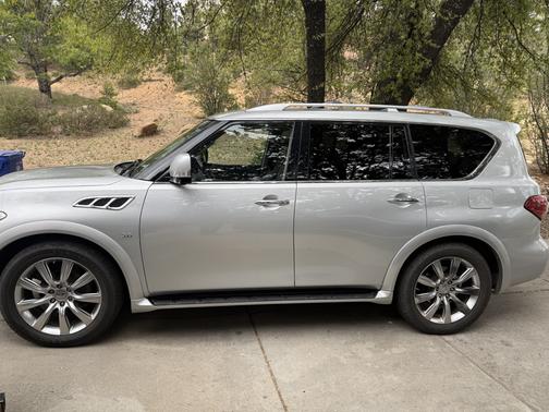 Silver 2014 INFINITI QX80 Base