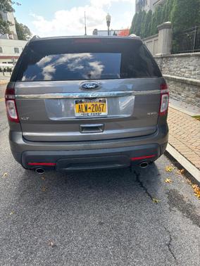Gray 2014 Ford Explorer XLT