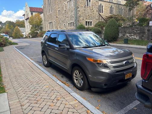 Gray 2014 Ford Explorer XLT