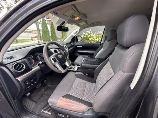 2017 Toyota Tundra SR5