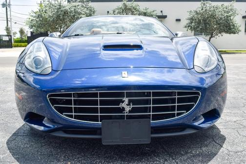 Blue 2012 Ferrari California Base