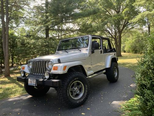 Silver 2005 Jeep Wrangler Unlimited