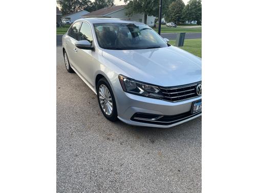 2016 Volkswagen Passat 1.8T SE