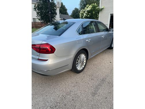 2016 Volkswagen Passat 1.8T SE