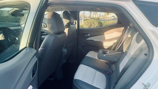 White 2023 Chevrolet Bolt EUV Premier