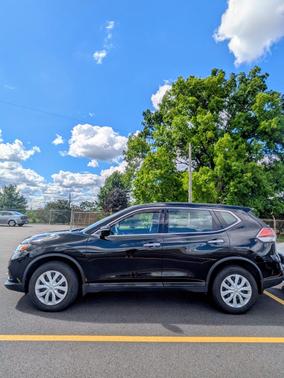 Black 2015 Nissan Rogue S