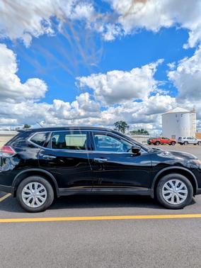 Black 2015 Nissan Rogue S