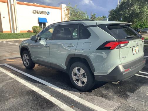 2023 Toyota RAV4 XLE
