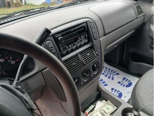 2003 Ford Explorer XLS